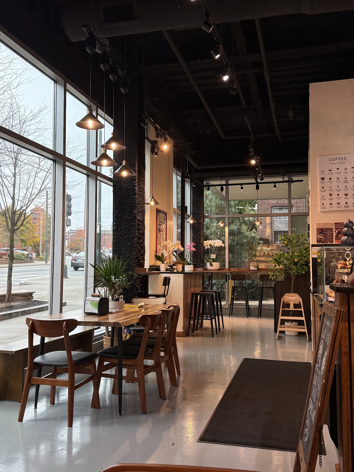 Cafe La Paz interior