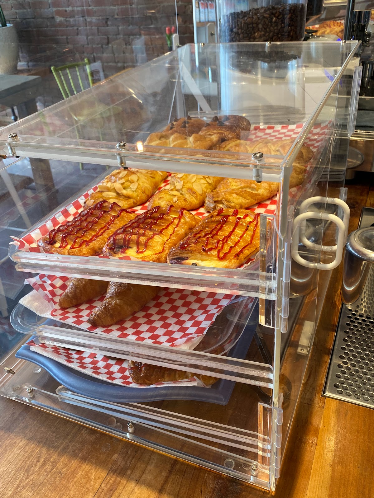 Modali Café interior