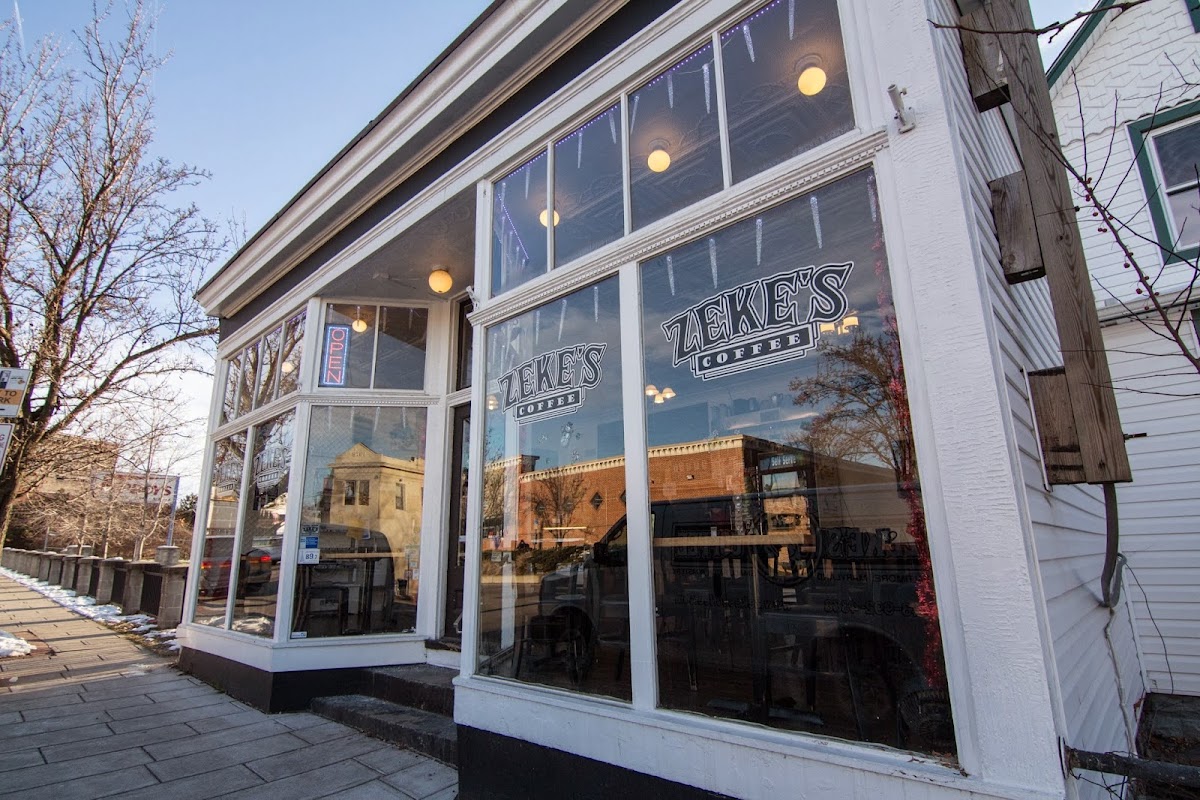 Zeke's Coffee interior