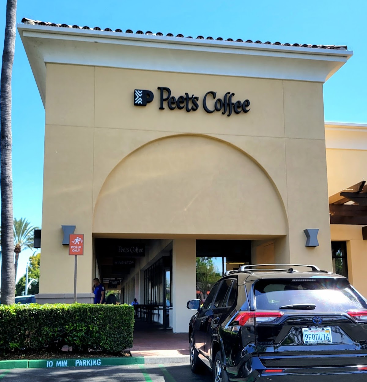 Peet's Coffee interior