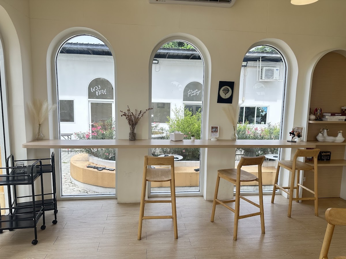 Photo of Linda Cafe
