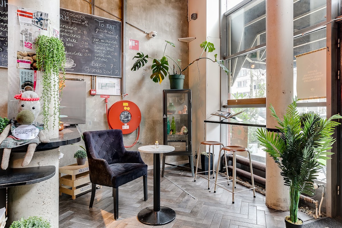 The Fix at ClinkMama interior