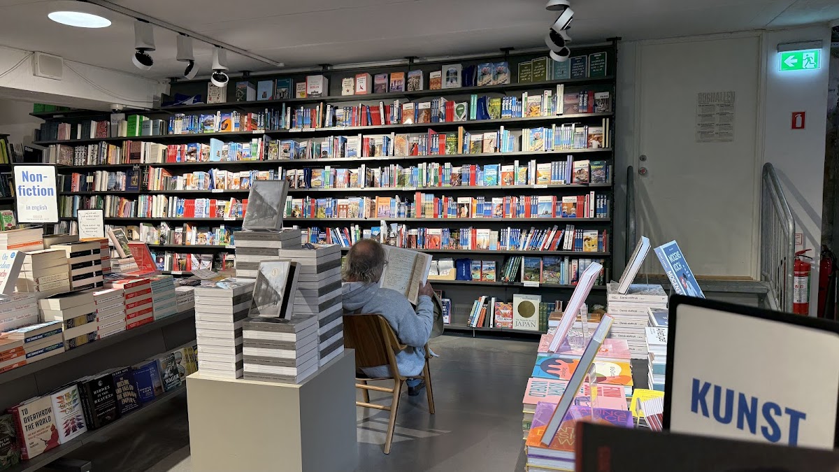 Bookmark Coffee interior