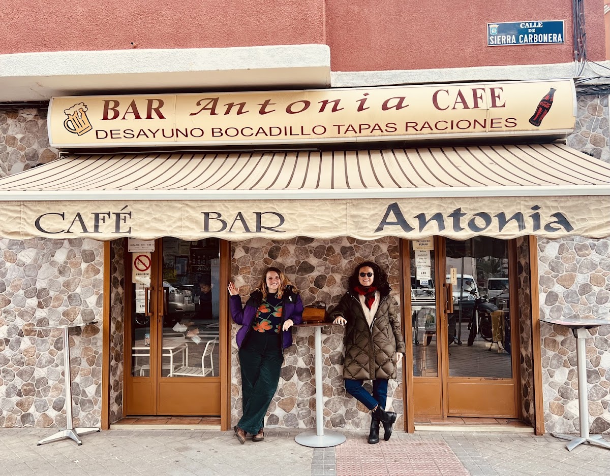 Café Bar Antonia interior