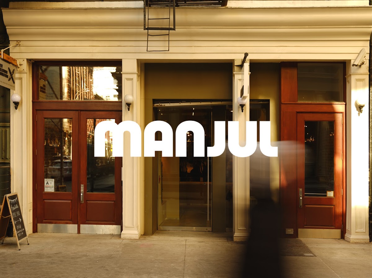Manjul Coffee & Clothing interior