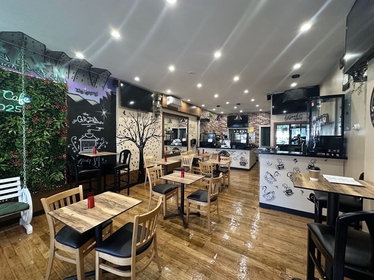 Grind Hard Cafe L:LC interior