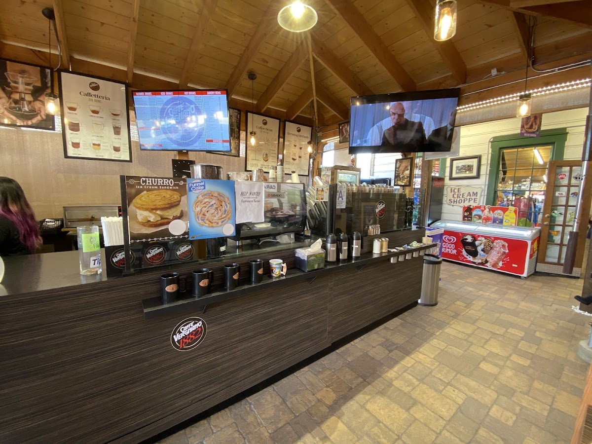Berry Bueno Corp interior