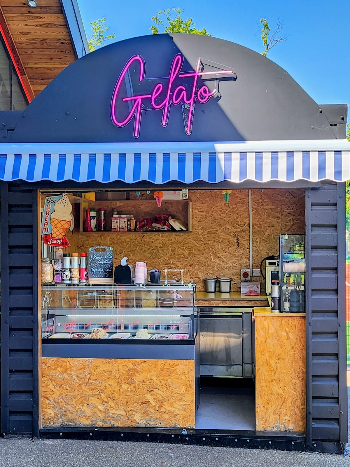 Lolly and Cooks interior