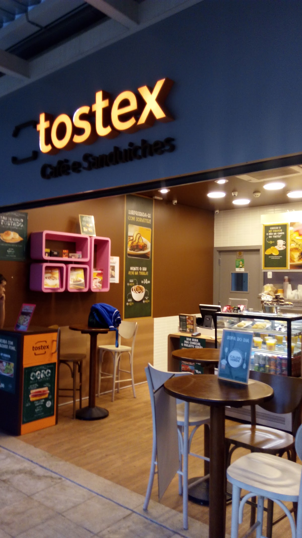 Tutti interior