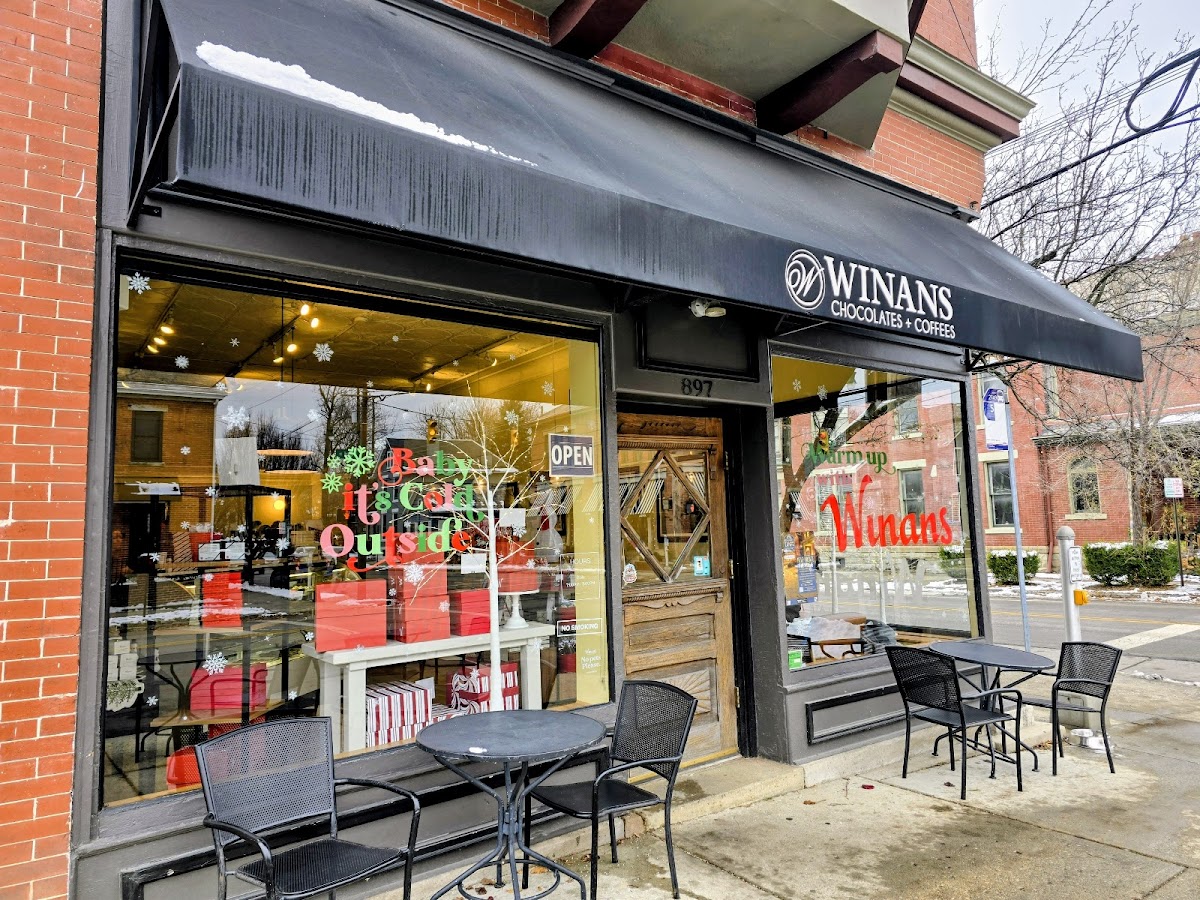 Winans Coffee & Chocolate interior