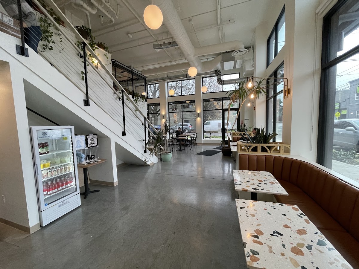 Broadcast Coffee interior