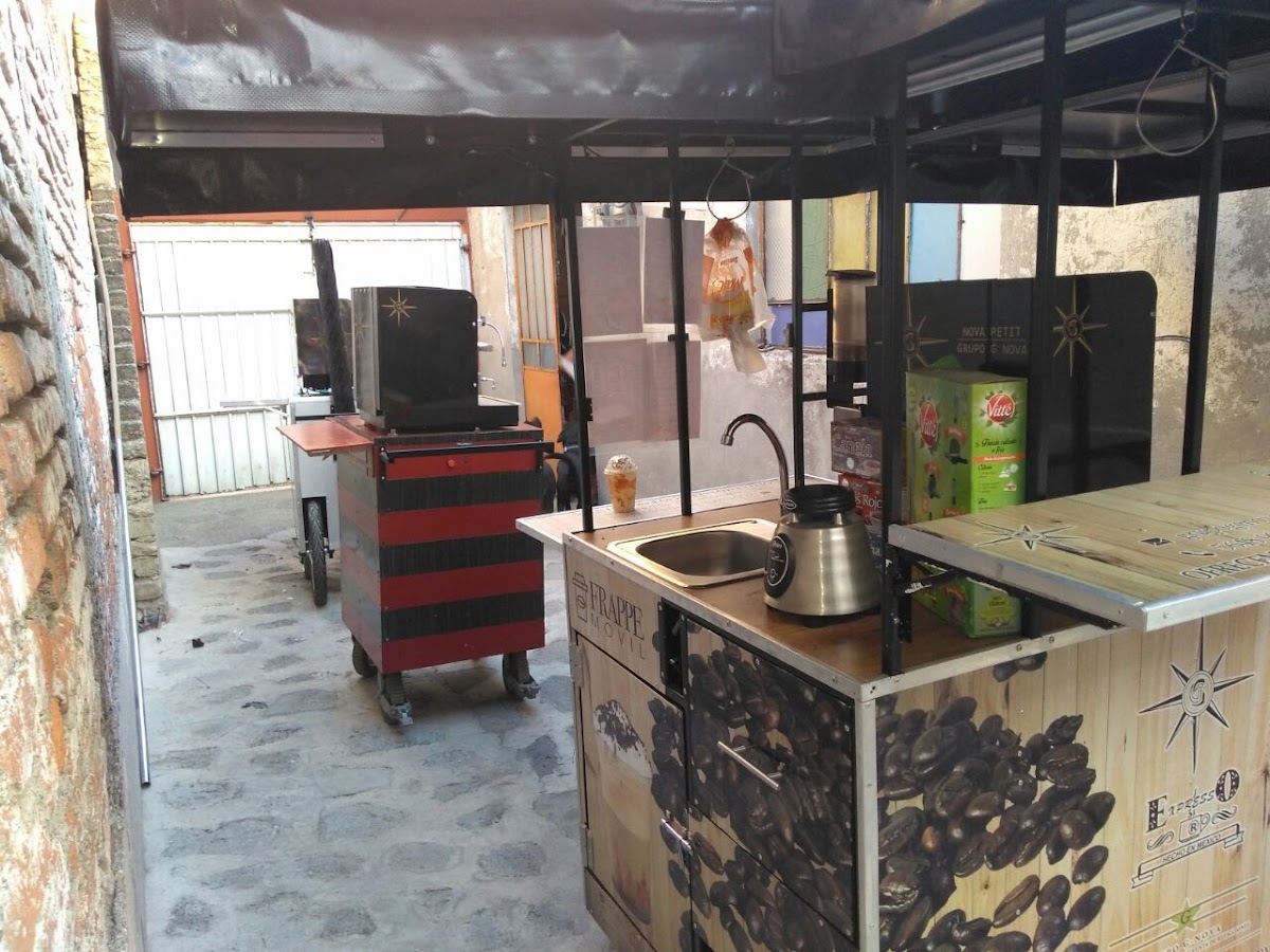 Grupo Genova Cafeteria Movil interior
