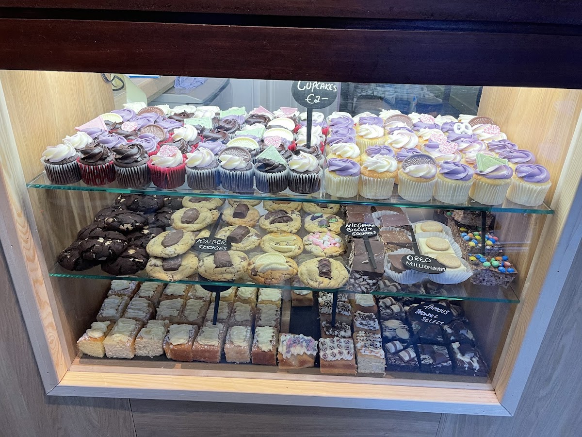Nic Gemma Cupcakes and Brew interior