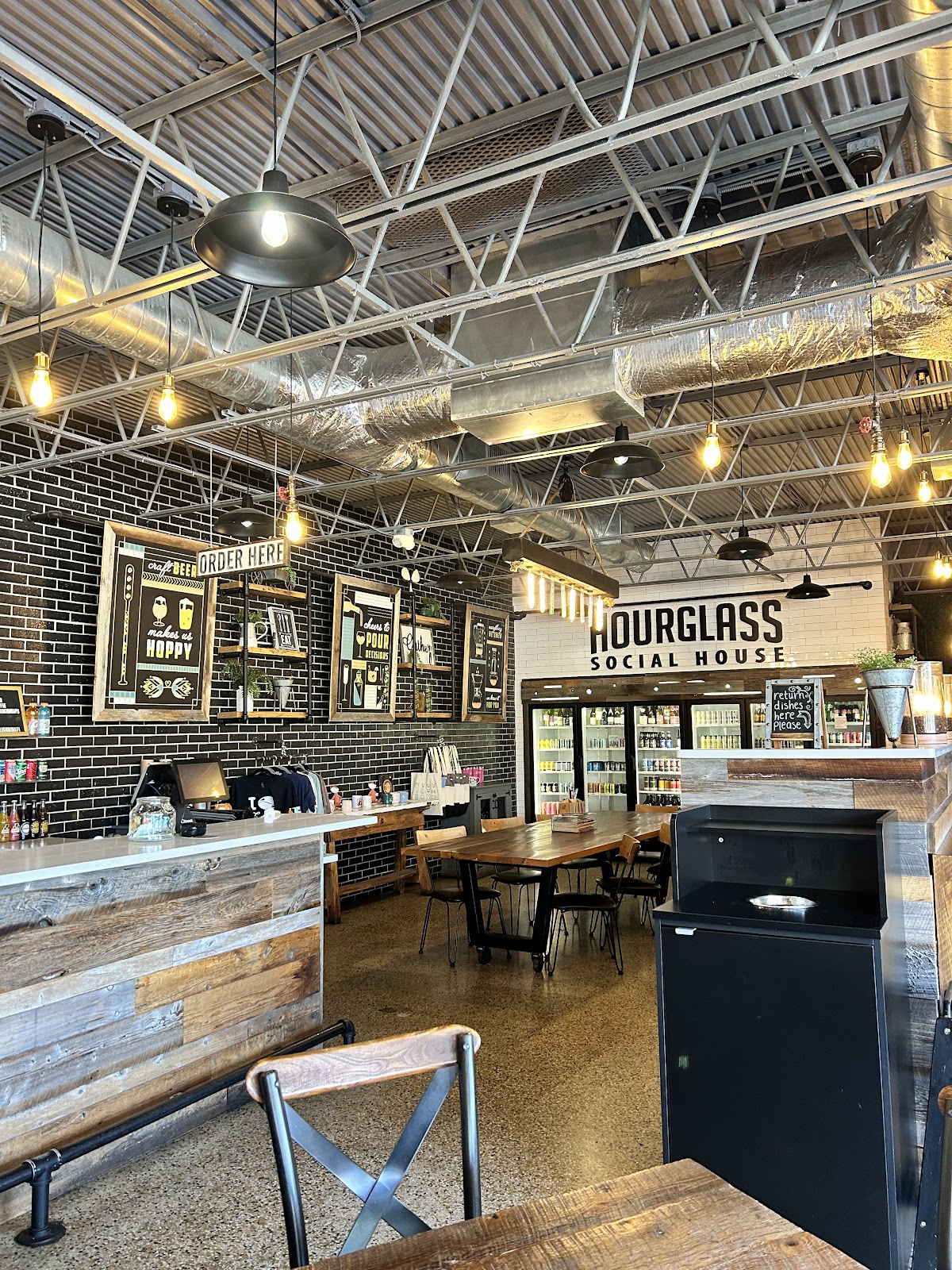 Foxtail Coffee - Hourglass District interior