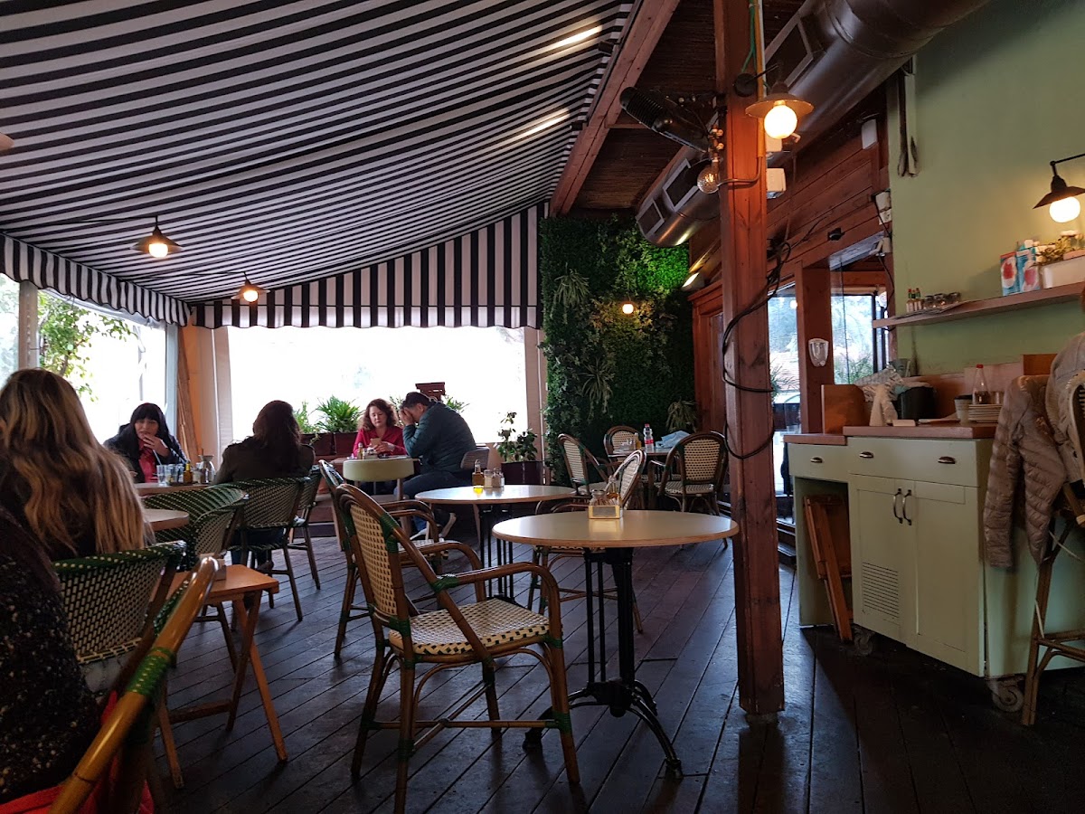 Shaked Café interior