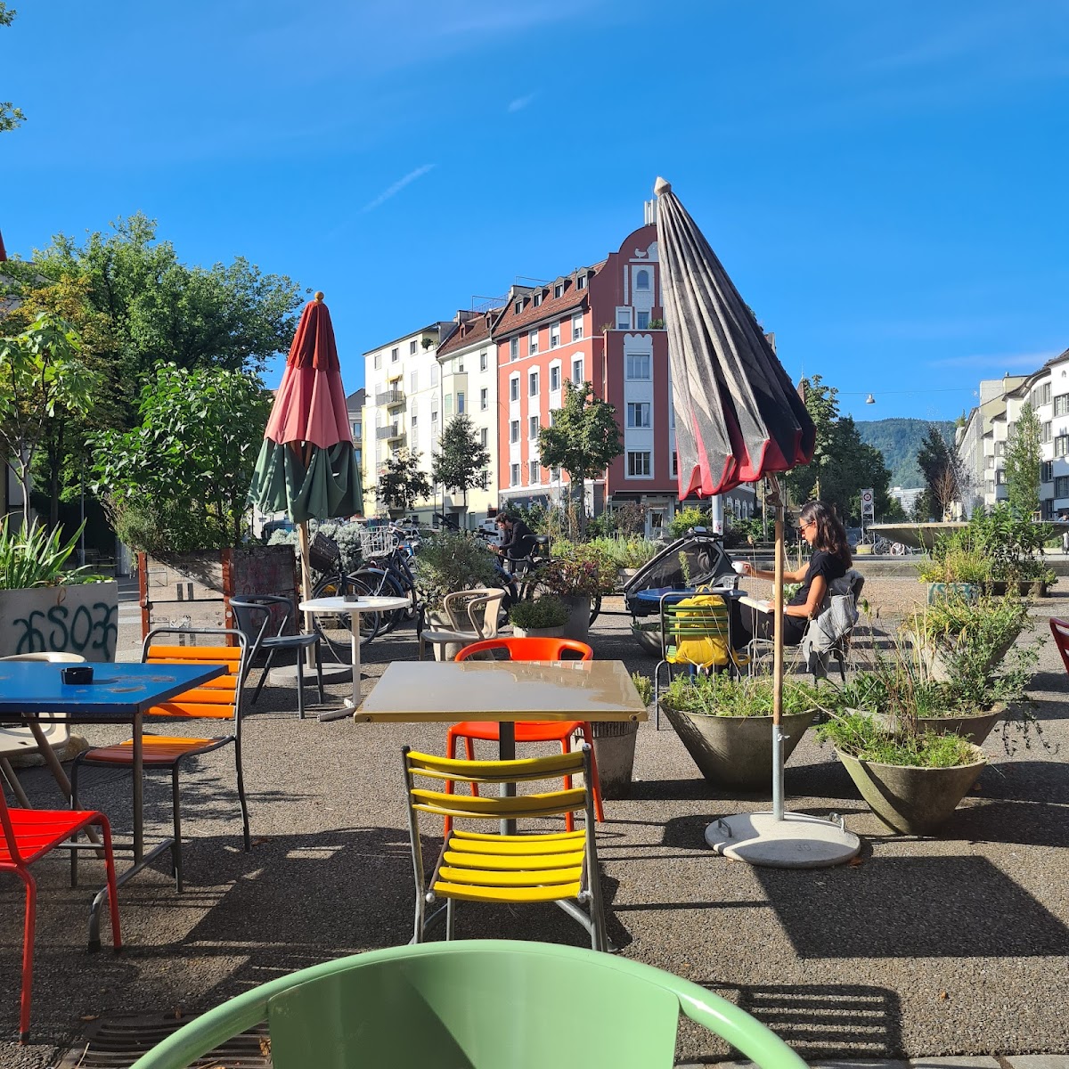 Café du Bonheur interior