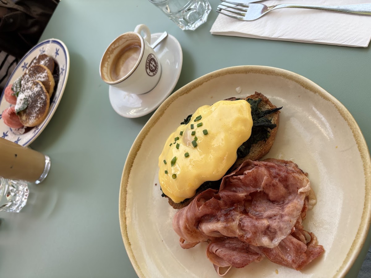 Photo of Café du Bonheur