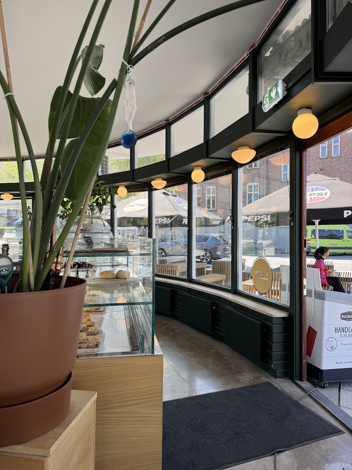 Photo of Jorda rundt kafé