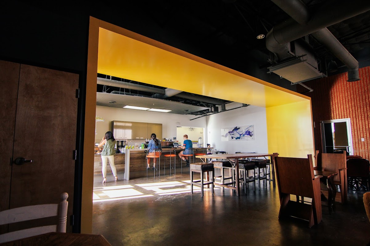 Mokah Coffee & Tea interior