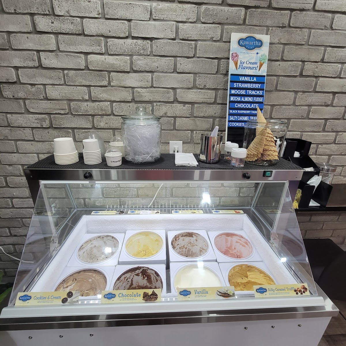 Monopol Cafe interior