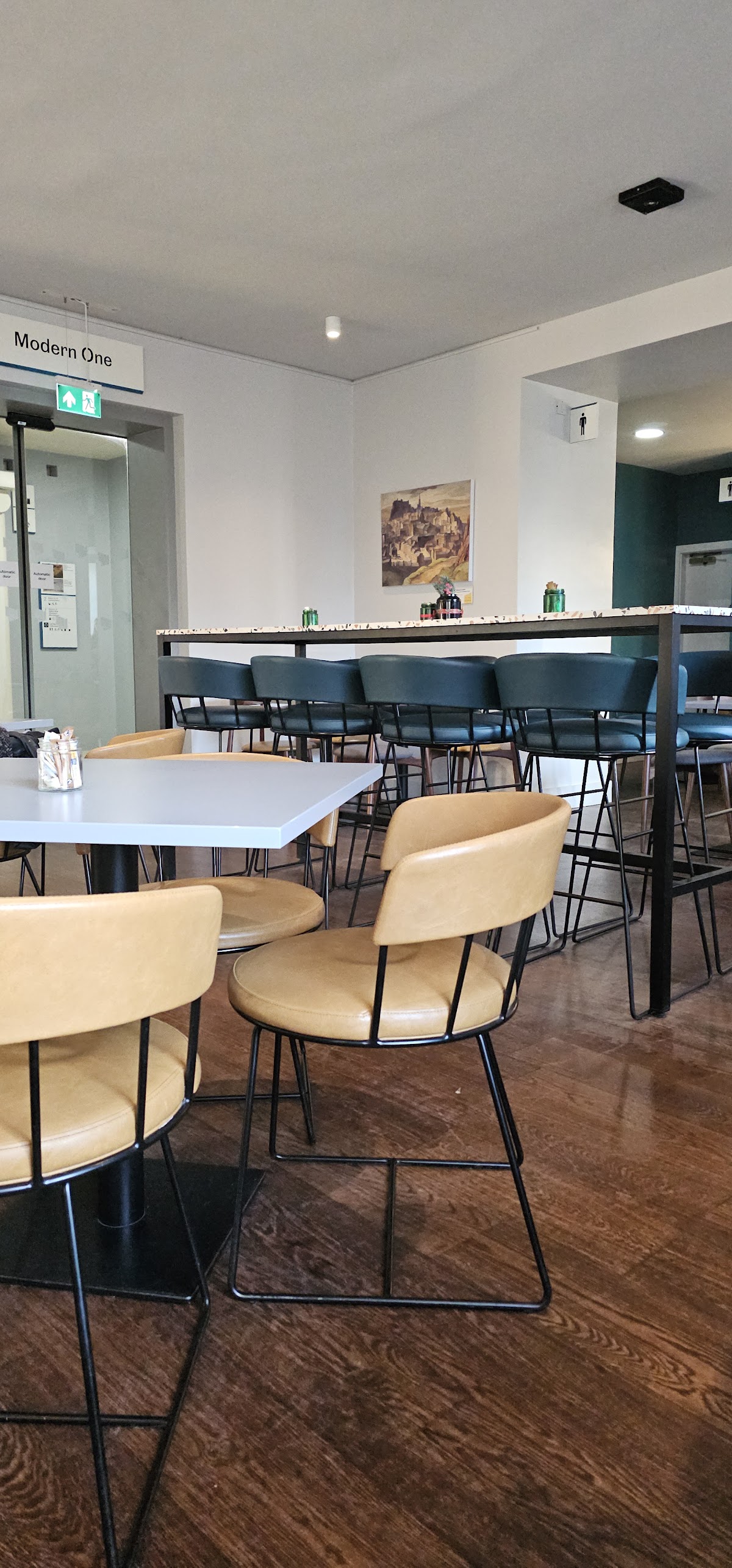 Cafe Modern One interior