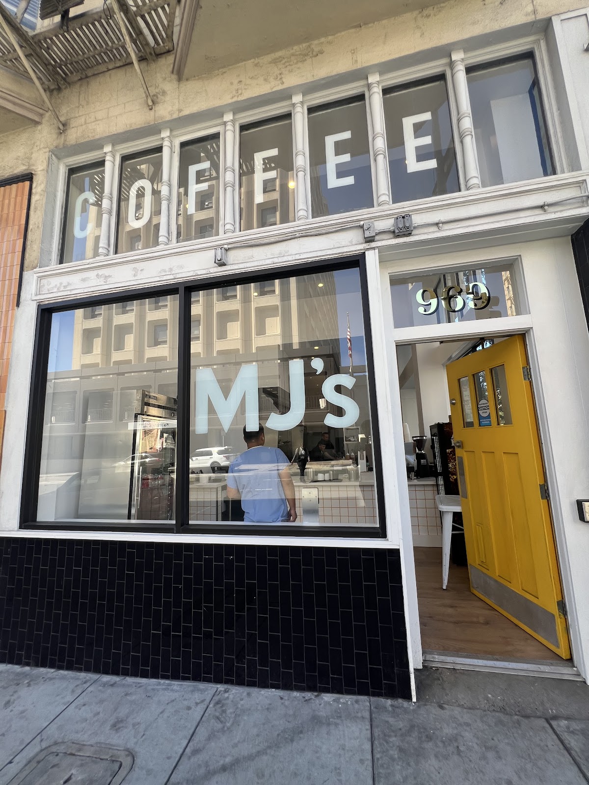 MJ's Cafe interior