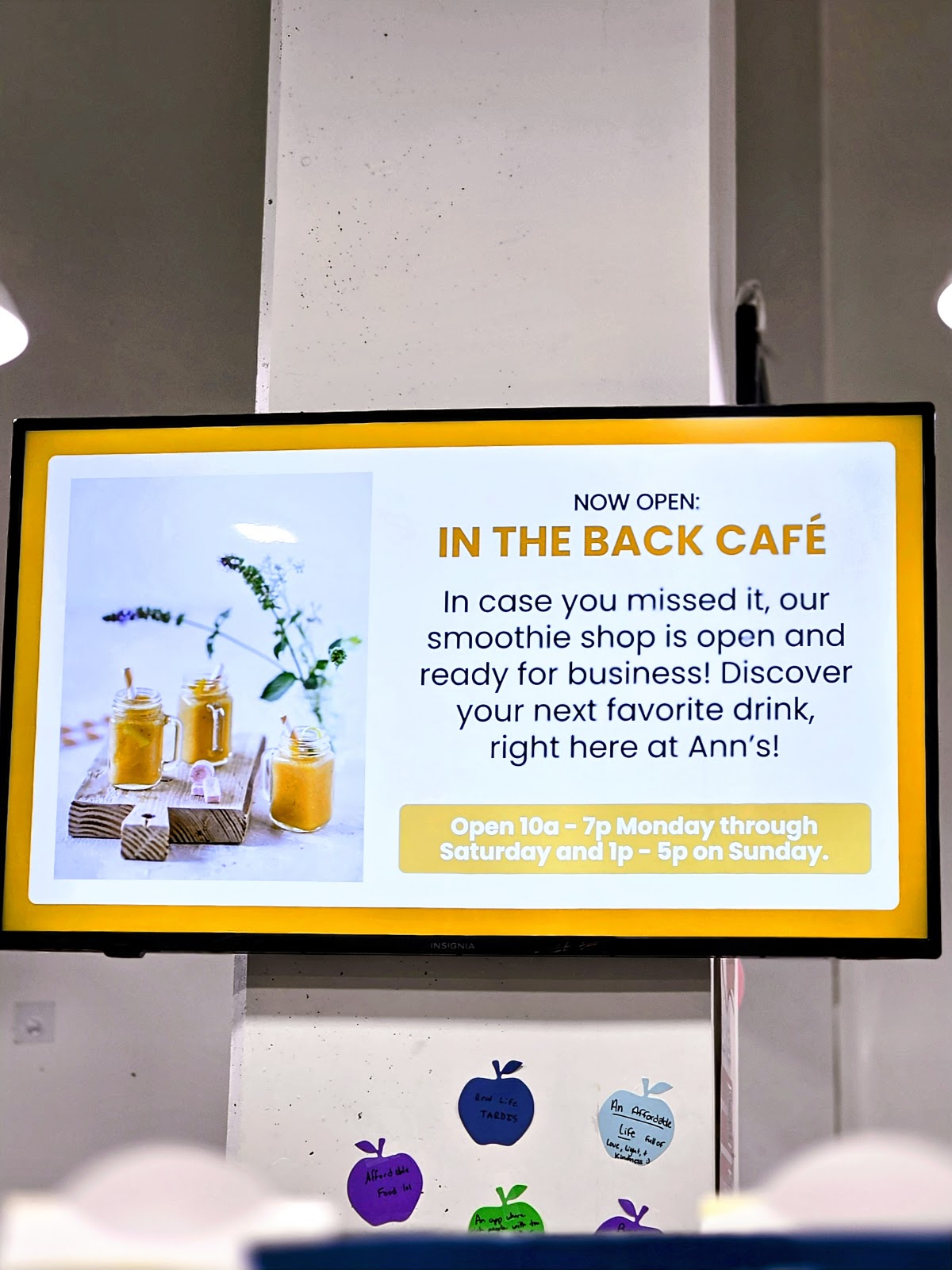 In the Back Café Smoothie Shop by Ann's interior