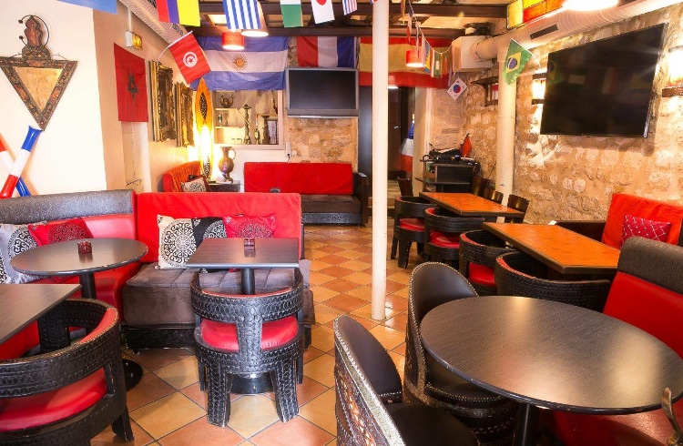 Le Khalife Cafe Mood interior