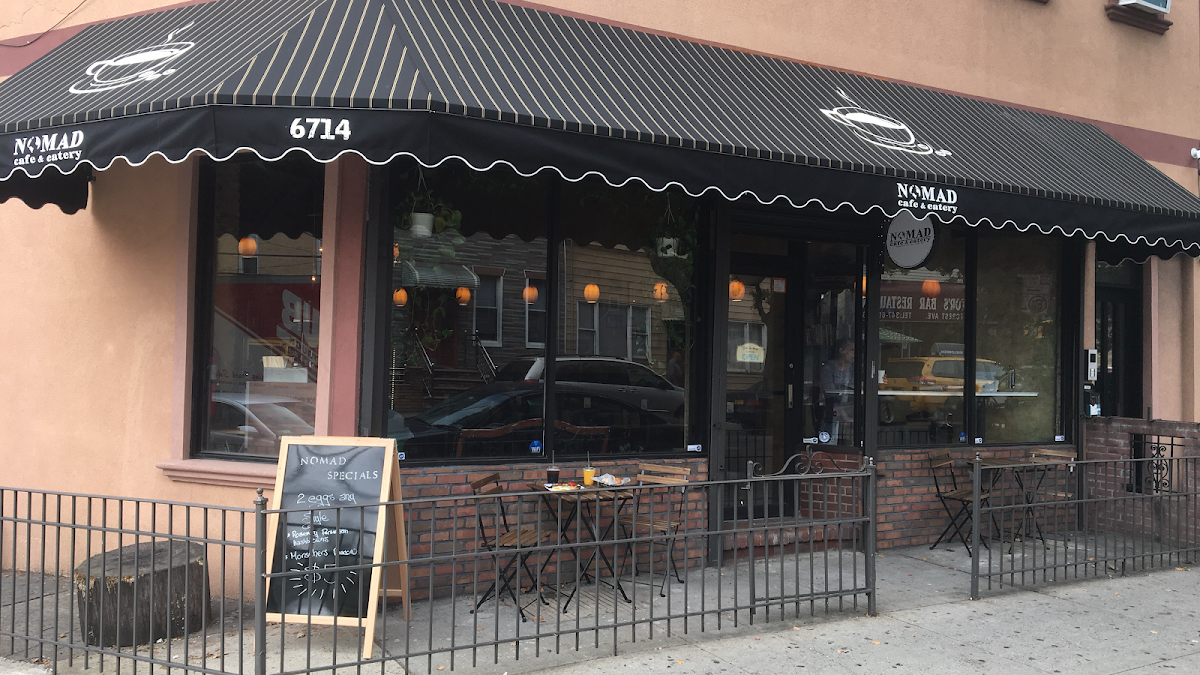 Nomad Cafe and Eatery interior