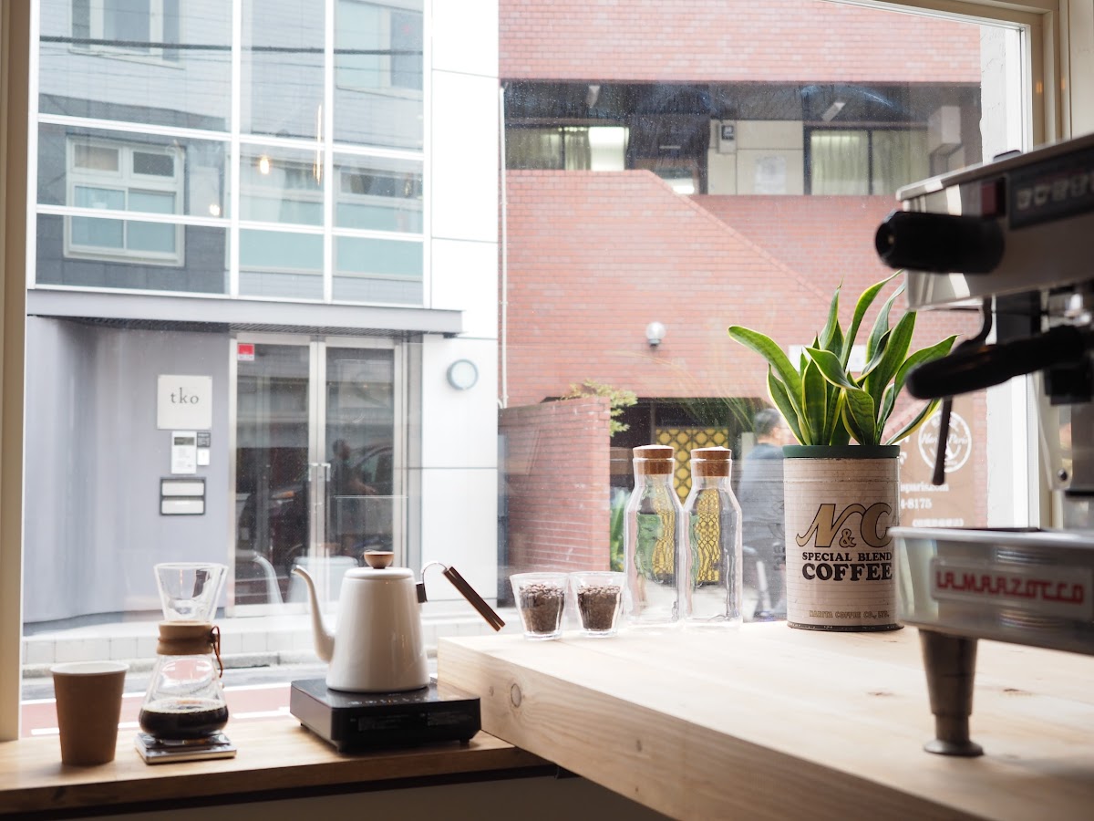 almond hostel & cafe interior