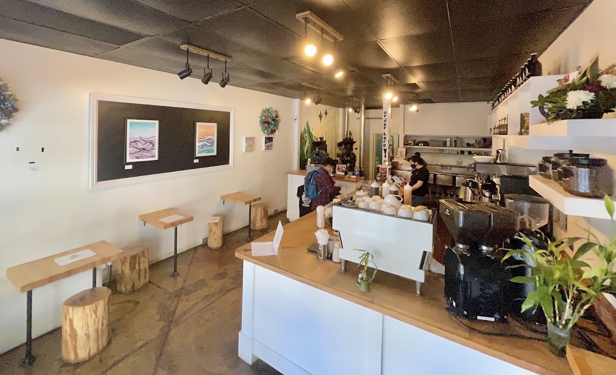 Ali'i Coffee Co. interior