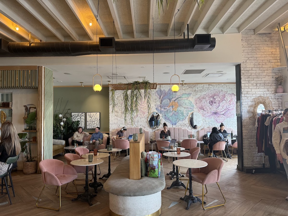 Hello Darling (Highlands) interior