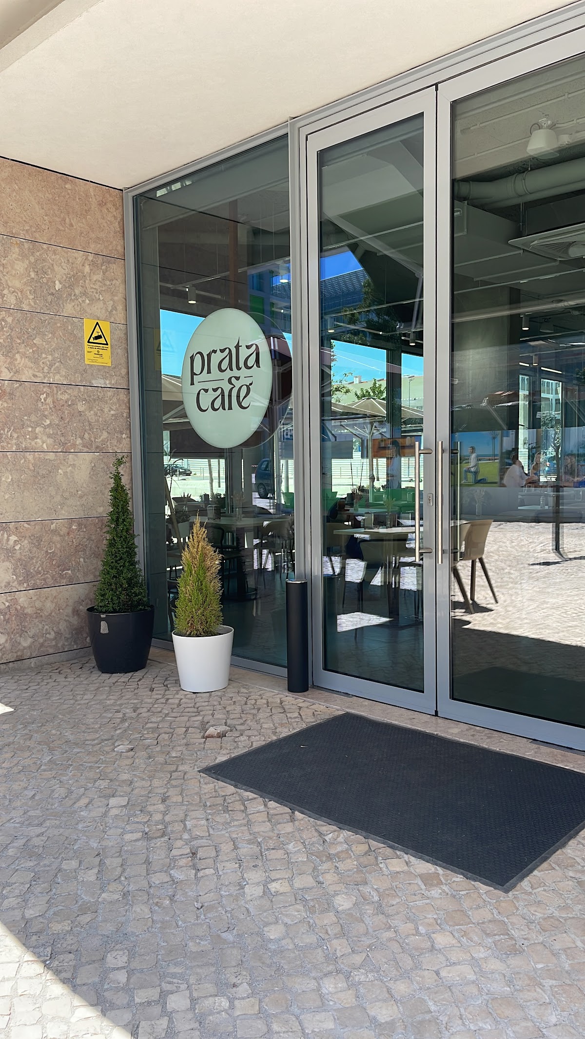 Prata Café interior