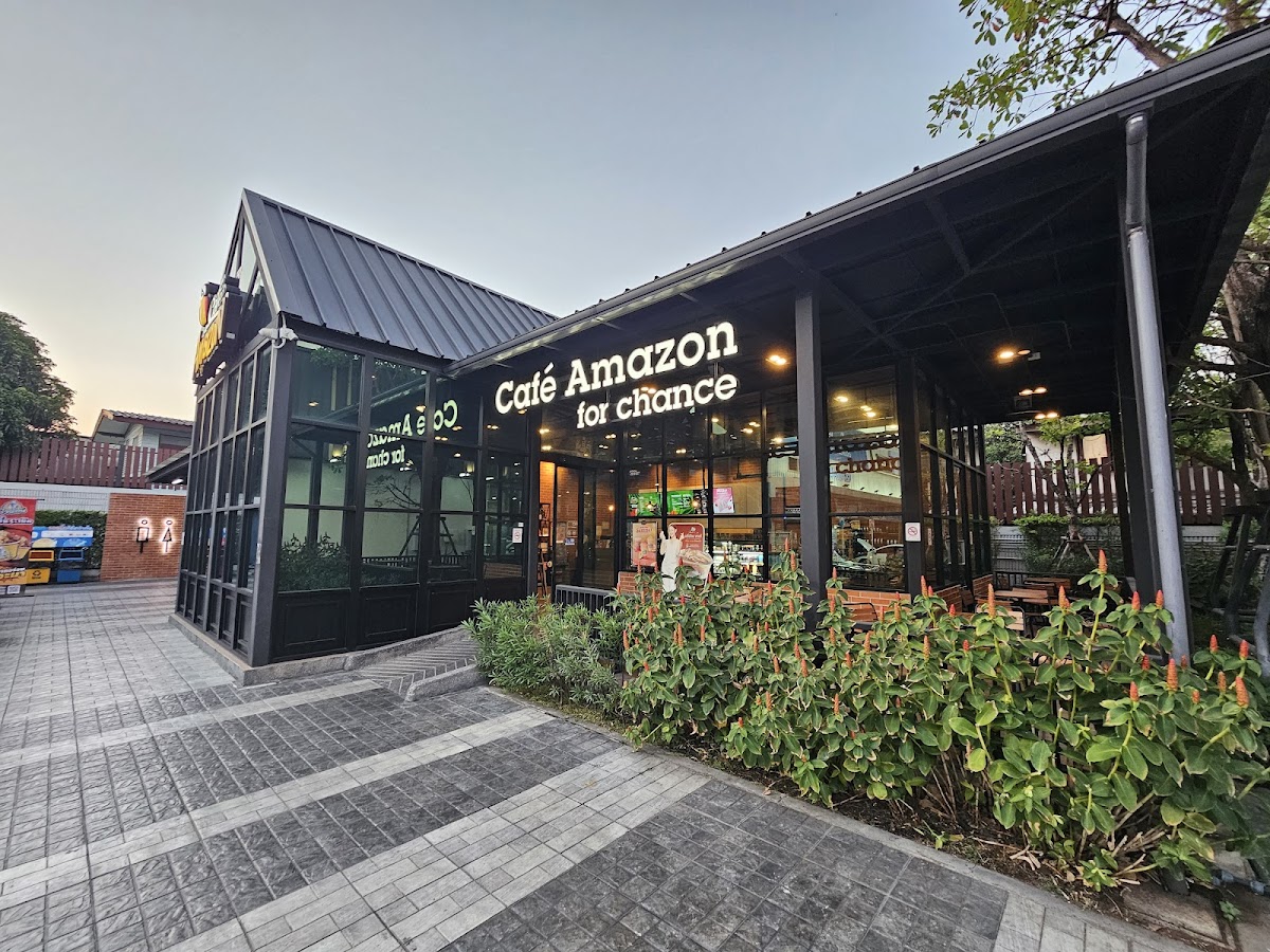 Café Amazon interior