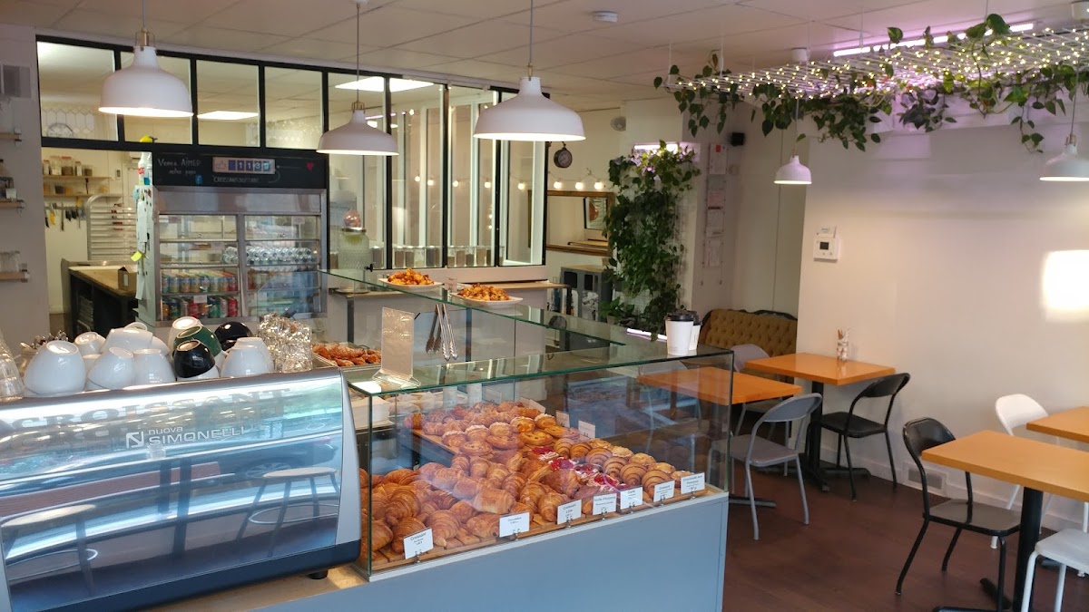 Croissant Croissant interior