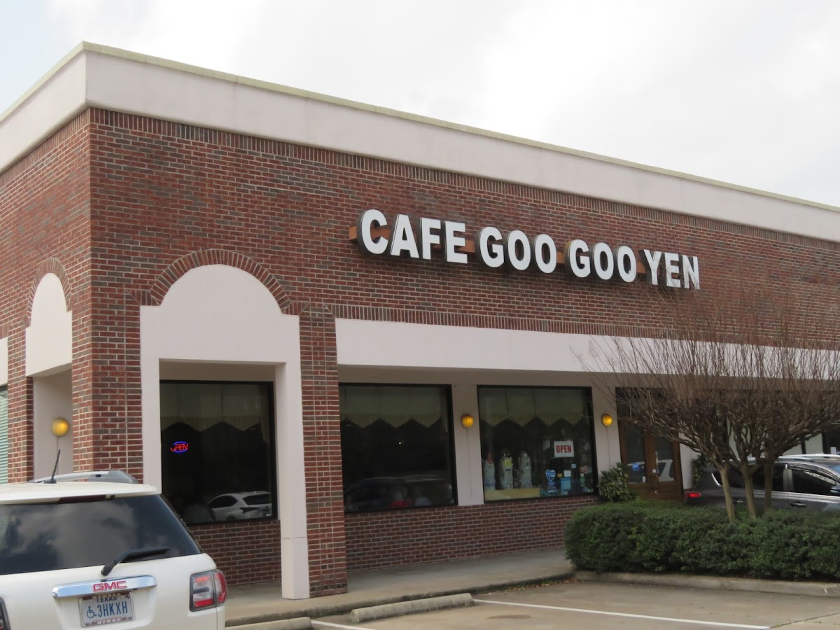 Cafe Goo Goo Yen interior