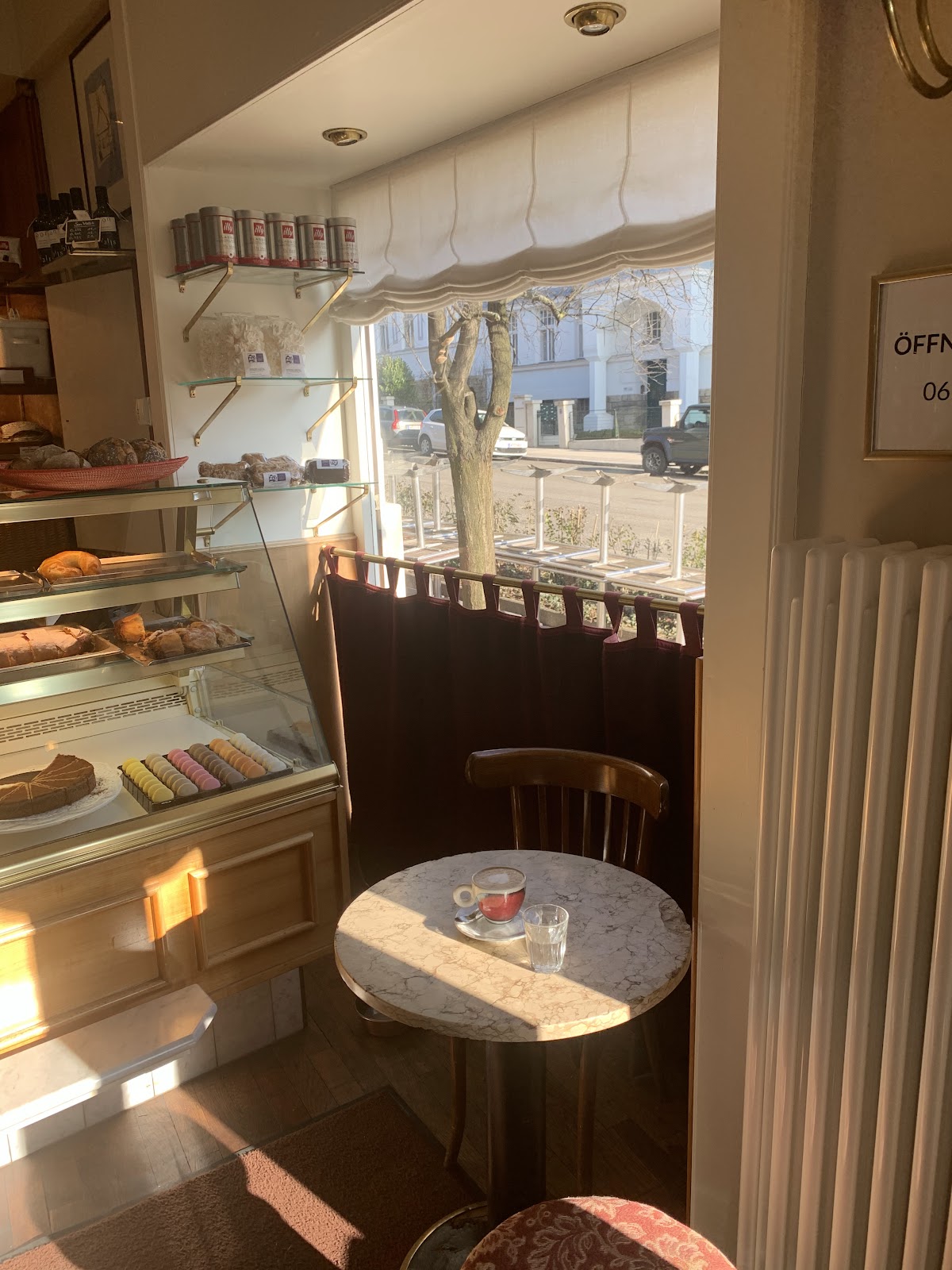 Café Mayer interior