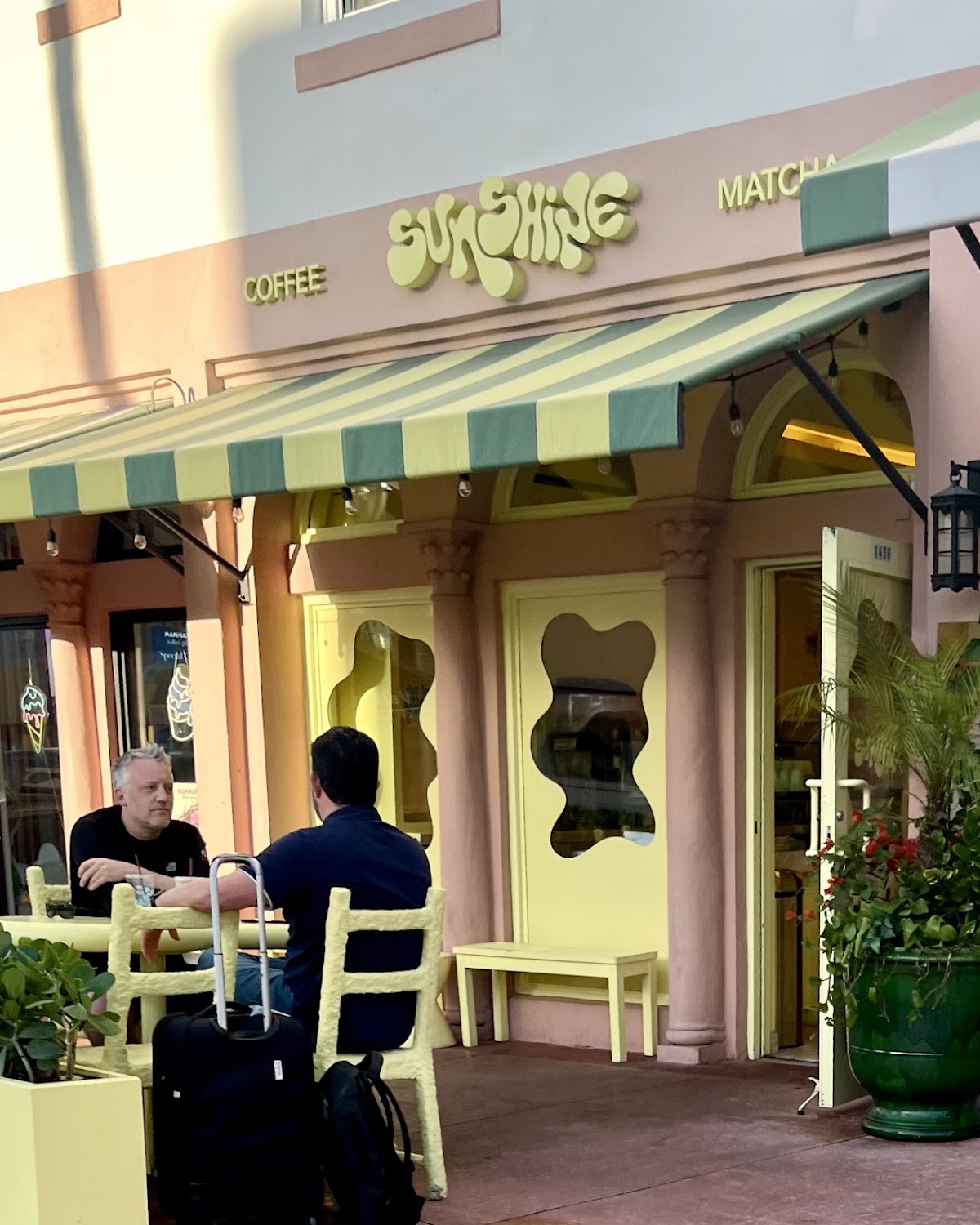 Sunshine Coffee interior