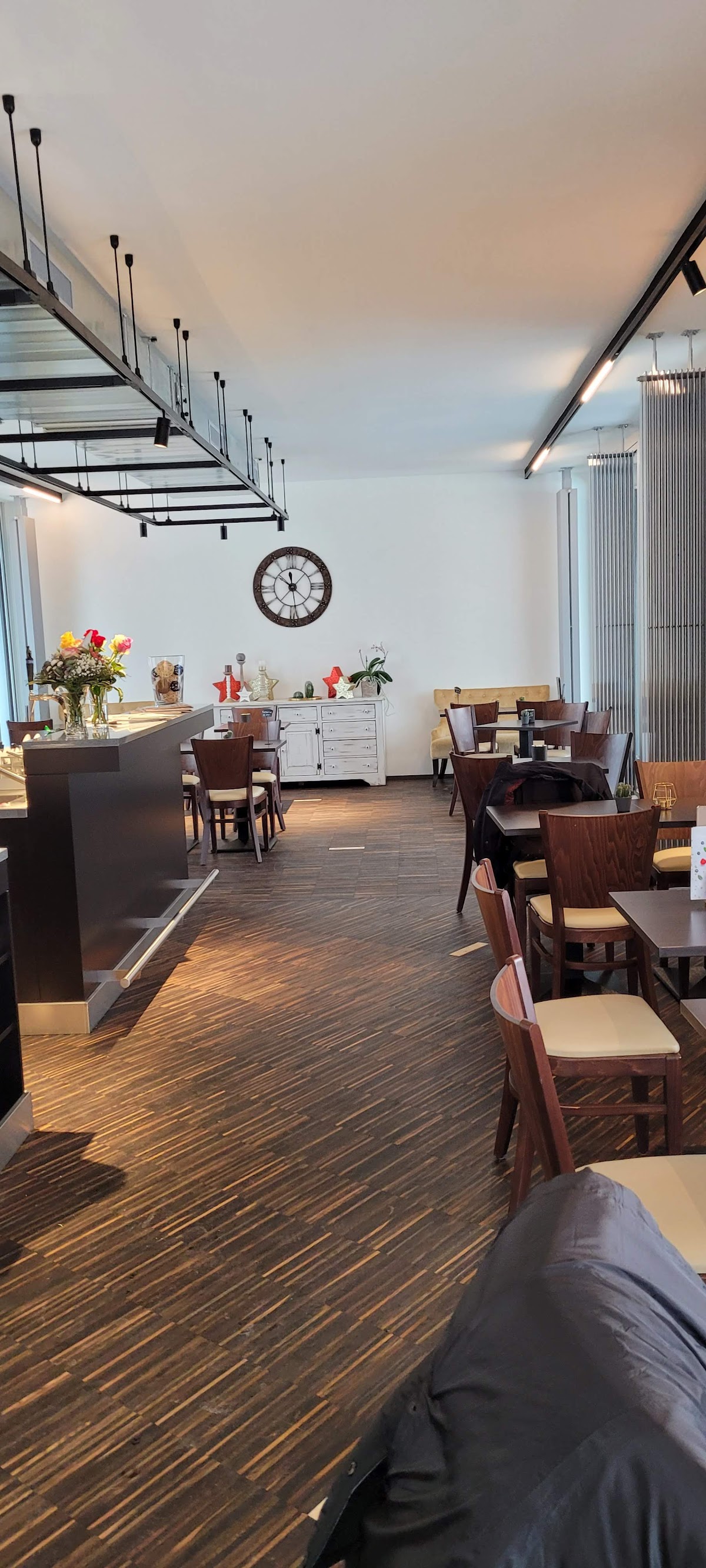 Kafi Guet GmbH interior