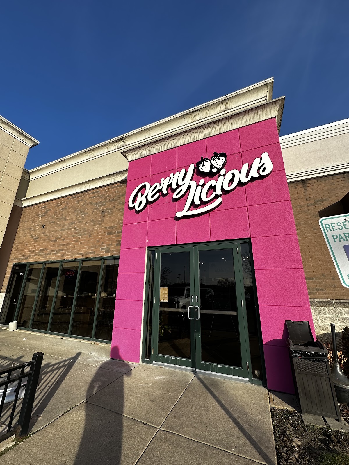 Berrylicious Breakfast Club interior