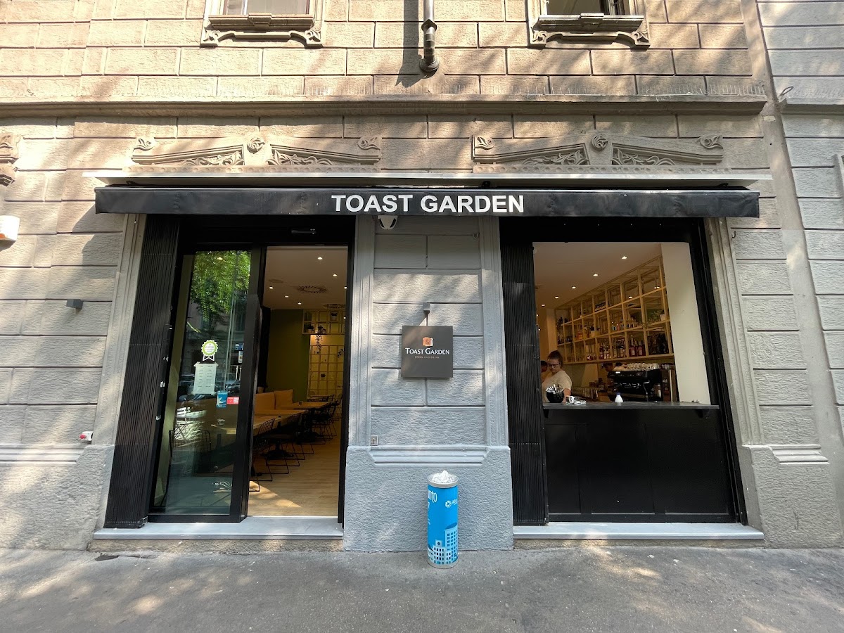 Toast Garden interior