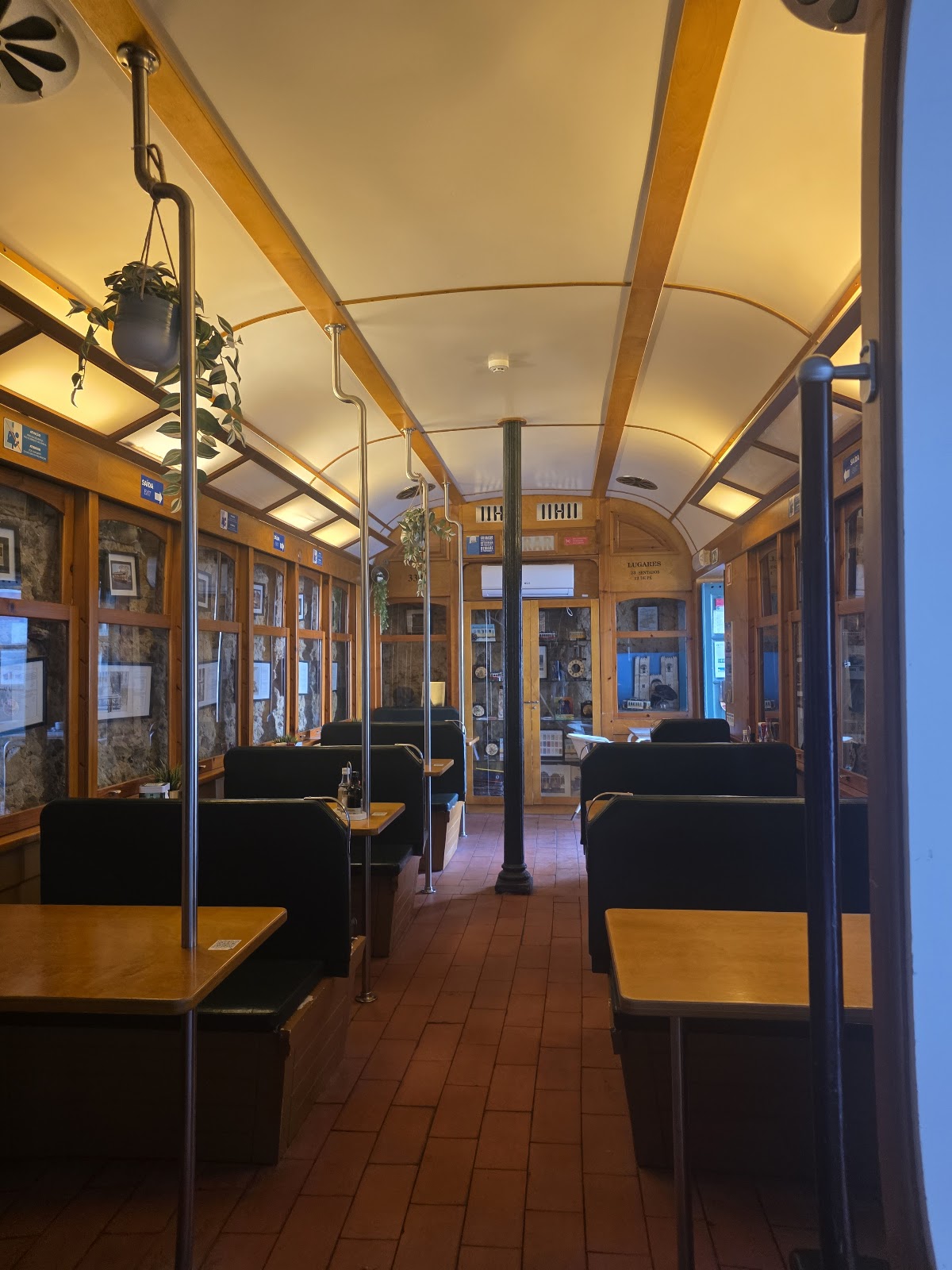 Café 28 interior