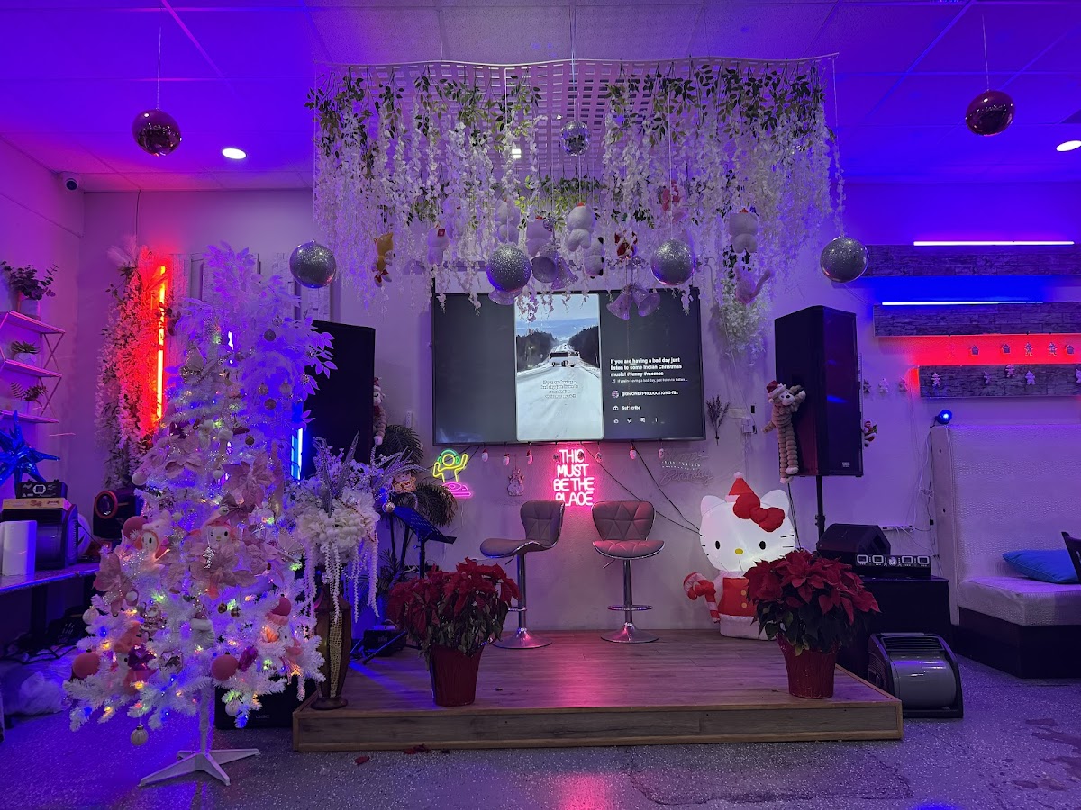 Quán Gì Quán Đêm Houston interior