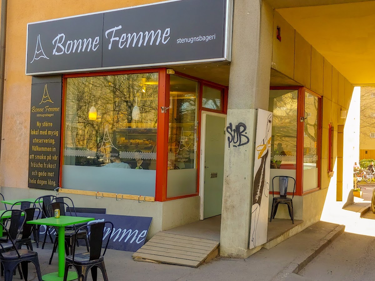 Bonne Femme interior