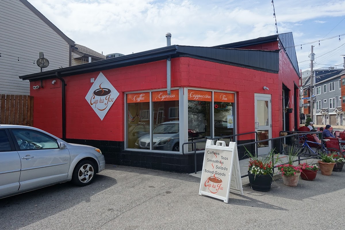 Cup-Ka-Joe interior