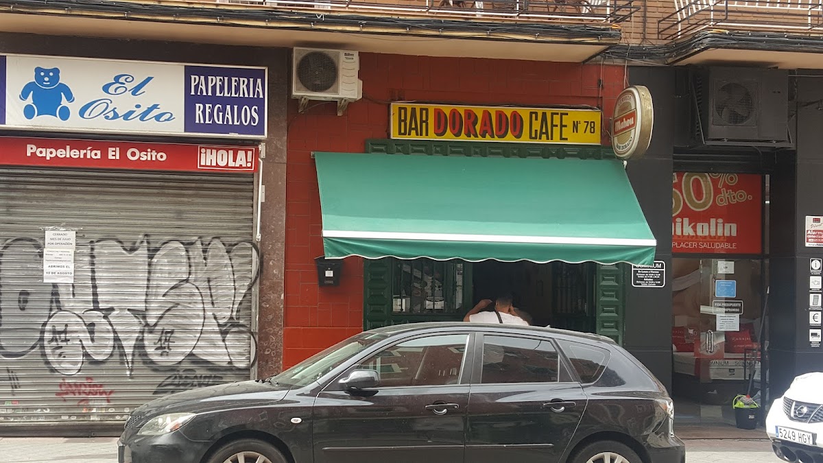 Bar Dorado Cafe interior