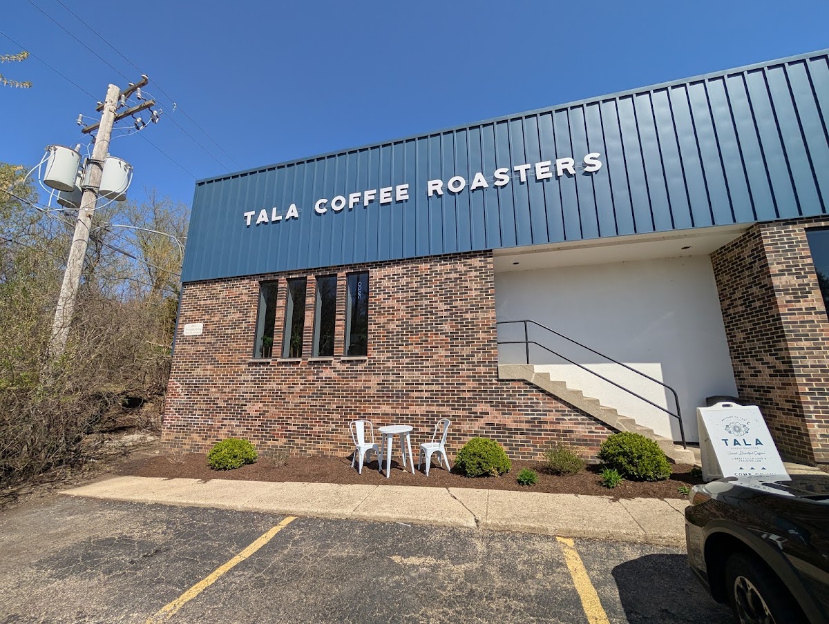 Tala Coffee Roasters - Libertyville Cafe interior