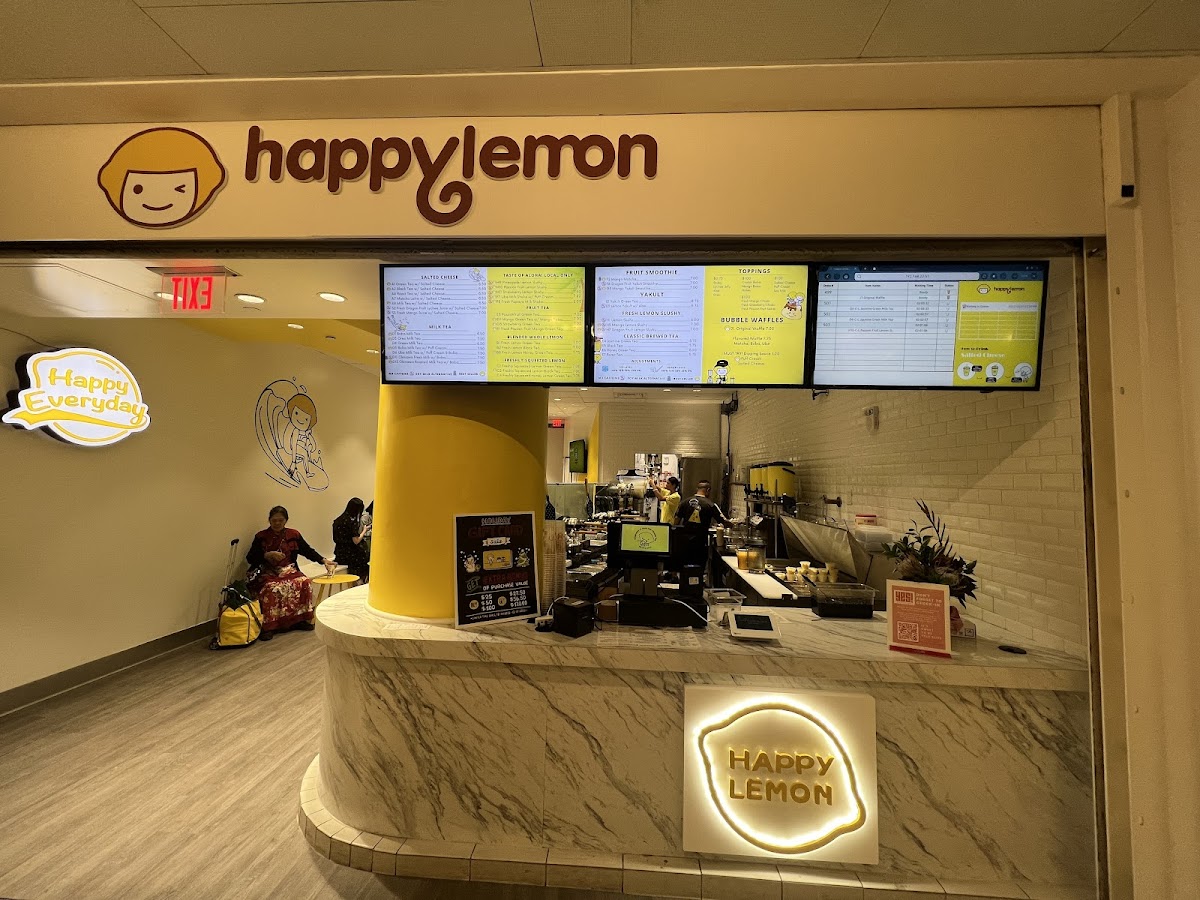 Happy Lemon interior
