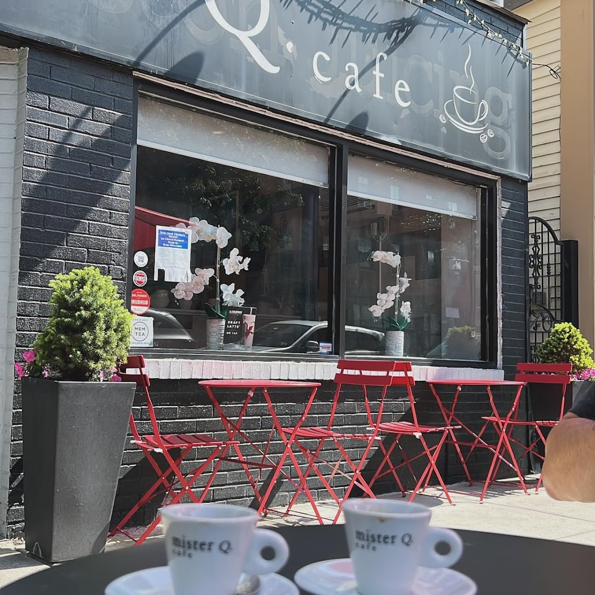 mister Q. cafe interior