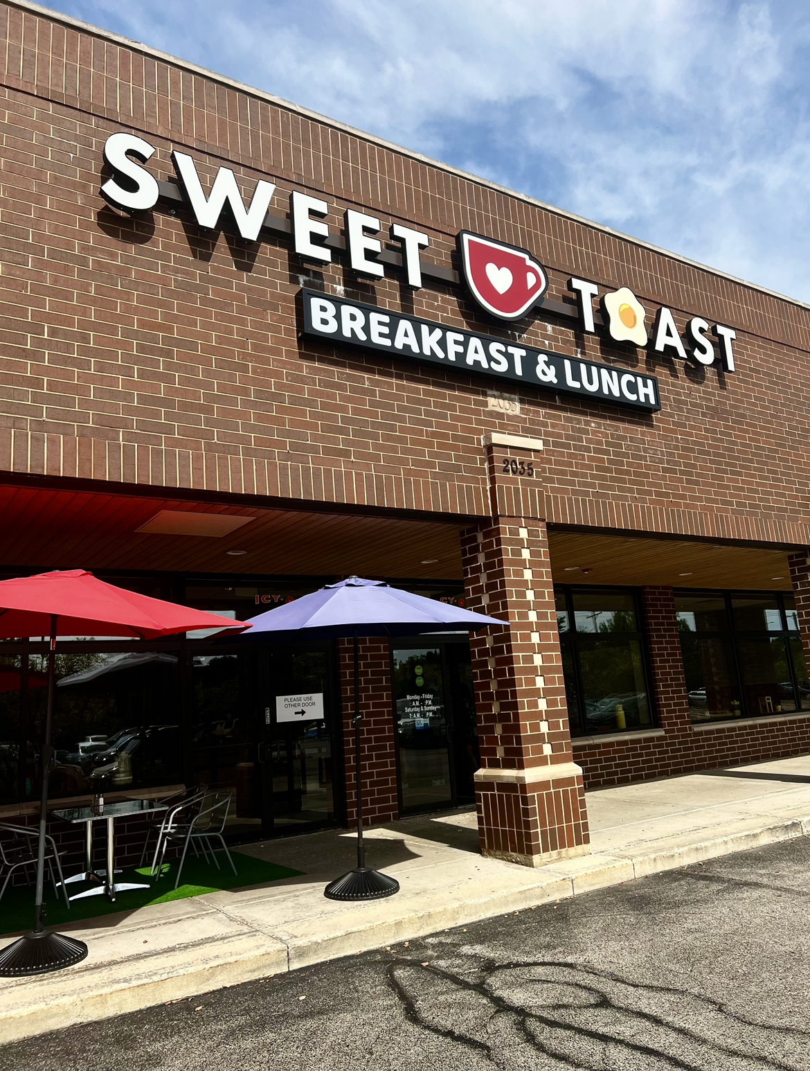 Sweet Toast Café interior